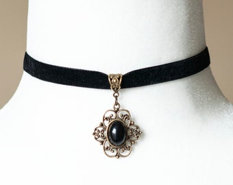 Black Velvet Choker with Black Agate pendant-Victorian Gothic Cameo necklace-Vintage inspired filigree jewelry