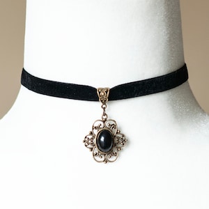 Black Velvet Choker with Black Agate pendant-Victorian Gothic Cameo necklace-Vintage inspired filigree jewelry