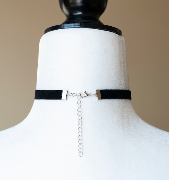 Black Velvet Choker With a Black Onyx Pendant-victorian Gothic