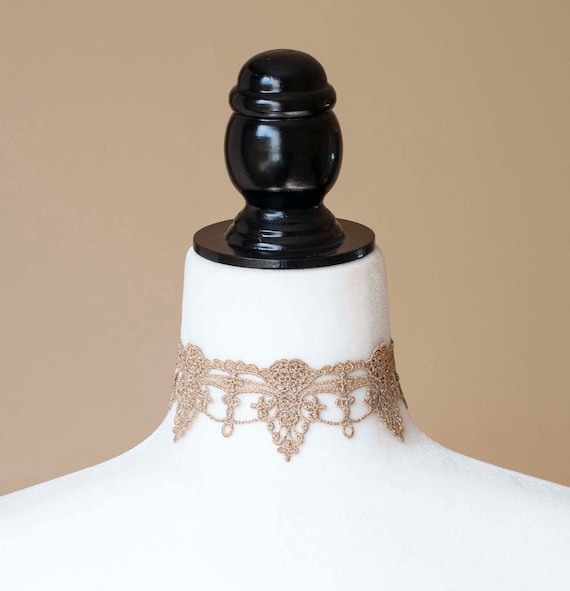 Meiliyizu Collana girocollo vintage elegante in pizzo, elegante ciondolo, lunghezza regolabile, accessorio alla moda, bianco