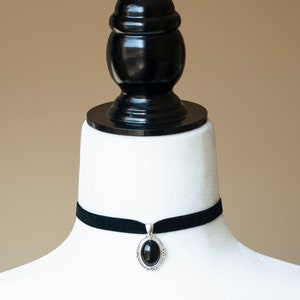 Black Velvet Choker with Agate pendant-Victorian Gothic Cameo necklace-Vintage inspired jewelry image 2