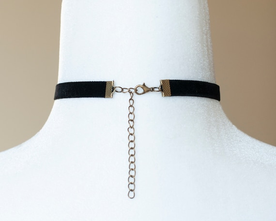 Victorian Vault Black Velvet Choker Necklace - Crow Pendant, Adjustable Chain, Gothic Jewelry