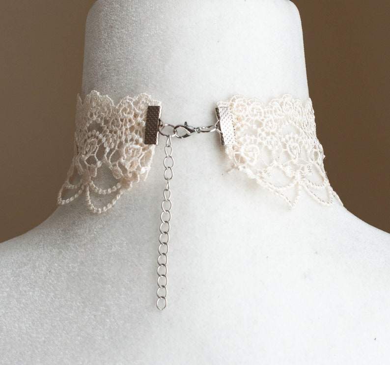 Cream Lace choker-Victorian Necklace-Bridal Jewelry-Wedding Accessories Silver