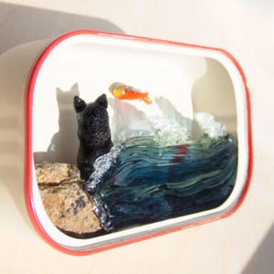 Mini 3D Kinetic Art Blown Glass Sculpture with Cat and Fish and Ocean Wave in Sardines Tin Can • Bookshelf Automaton Gift for Sea Lovers
