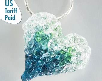 Colgante de corazón de vidrio soplado con forma de ola oceánica: collar Mermaidcore