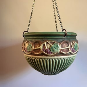 Roseville, Normandië 1928 Vintage Art Aardewerk Jardiniere Hanging Basket Planter 341-6 paars, groen en bruin