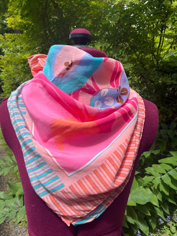 Beautiful and Colorful Vintage CHLOÉ Scarf, 25" x 