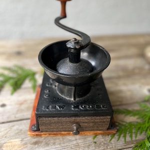 Vintage Cast Iron New Union Mfg. Co &quot;New Model&quot; Coffee Grinder, Mill