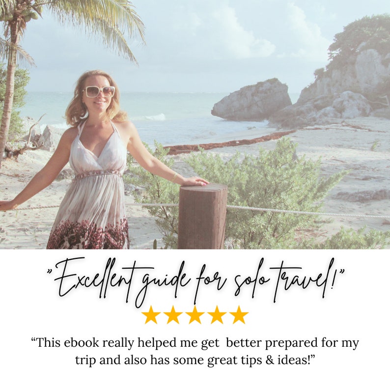 K&ouml;nnte beinhalten: Eine Frau in einem wei&szlig;en Kleid und Sonnenbrille steht an einem Holzpfosten an einem Strand. Der Text "Excellent guide for solo travel!" ist in Kursivschrift &uuml;ber f&uuml;nf goldenen Sternen geschrieben. Unter den Sternen steht der Text "This ebook really helped me get better prepared for my trip and also has some great tips & ideas!" in Schwarz.