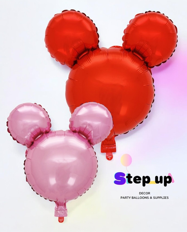 Puede incluir: Dos globos de Mickey Mouse de aluminio, uno rojo y otro rosa. Los globos est&aacute;n inflados y listos para usar en una fiesta o celebraci&oacute;n.