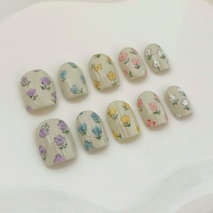 Comfy Flowers Press On Nails | 10 Press On Nails | Custom Made