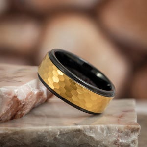 Men&#39;s Black and Gold Tungsten Wedding Ring, Mens Hammered Gold Ring, Hammered Ring, Gold Black Tungsten Ring, Personalized Ring for Men