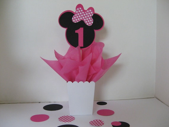 Minnie Mouse decoration with large table confetti Il_570xn