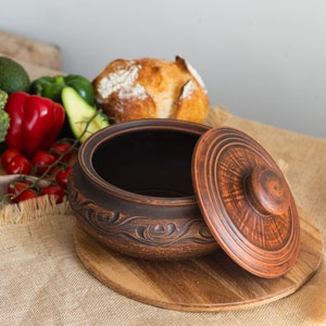 Kleine pot van rode klei met deksel, milieuvriendelijk keramisch servies, cadeau om te koken, voorraadpot rustieke keuken, oma cadeau, cadeau nieuw huis