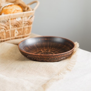 Handmade Clay Fruit Bowl, Rustic Terracotta Salad Bowl, Large 1.5L Earthenware Mixing Bowl, Decorative Pottery Dish, Boho Farmhouse Decor