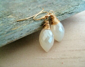 Cream chalcedony earrings dewdrop shape off white bridal earrings gold, silver, Rose gold Wedding jewelry by VitrineDesigns