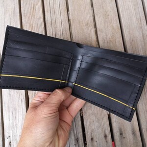 Cartera hecha con cámara de bicicleta reciclada - Cartera ecológica negra - Moda masculina - Cartera de viaje - Cartera minimalista imagen 9