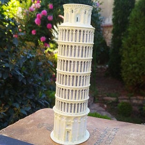 3D model of The Leaning Tower of Pisa in Italy, hand painted souvenir for gift, art home decor