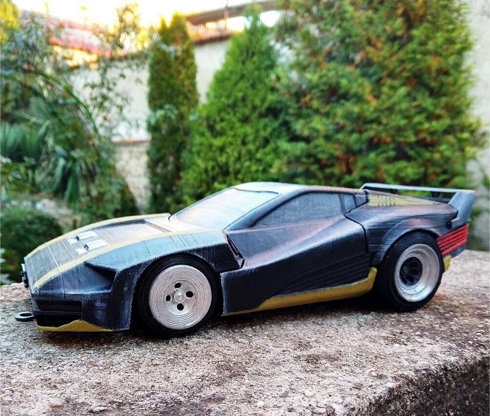 サイバーパンク クアドラ ターボR Vテック モデルカー：手描きコミック