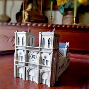 Modelo simplificado 3D da Catedral de Notre Dame em Paris - caixa secreta, caixa de joias, decoração de peça de arte, decoração de arte para casa, caixa misteriosa