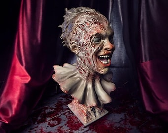 Sinister Clown 3D Printed Resin Bust with Transforming Ripped Skin Wounds – Horror Collector’s Display Piece, Fan art ,movie inspired