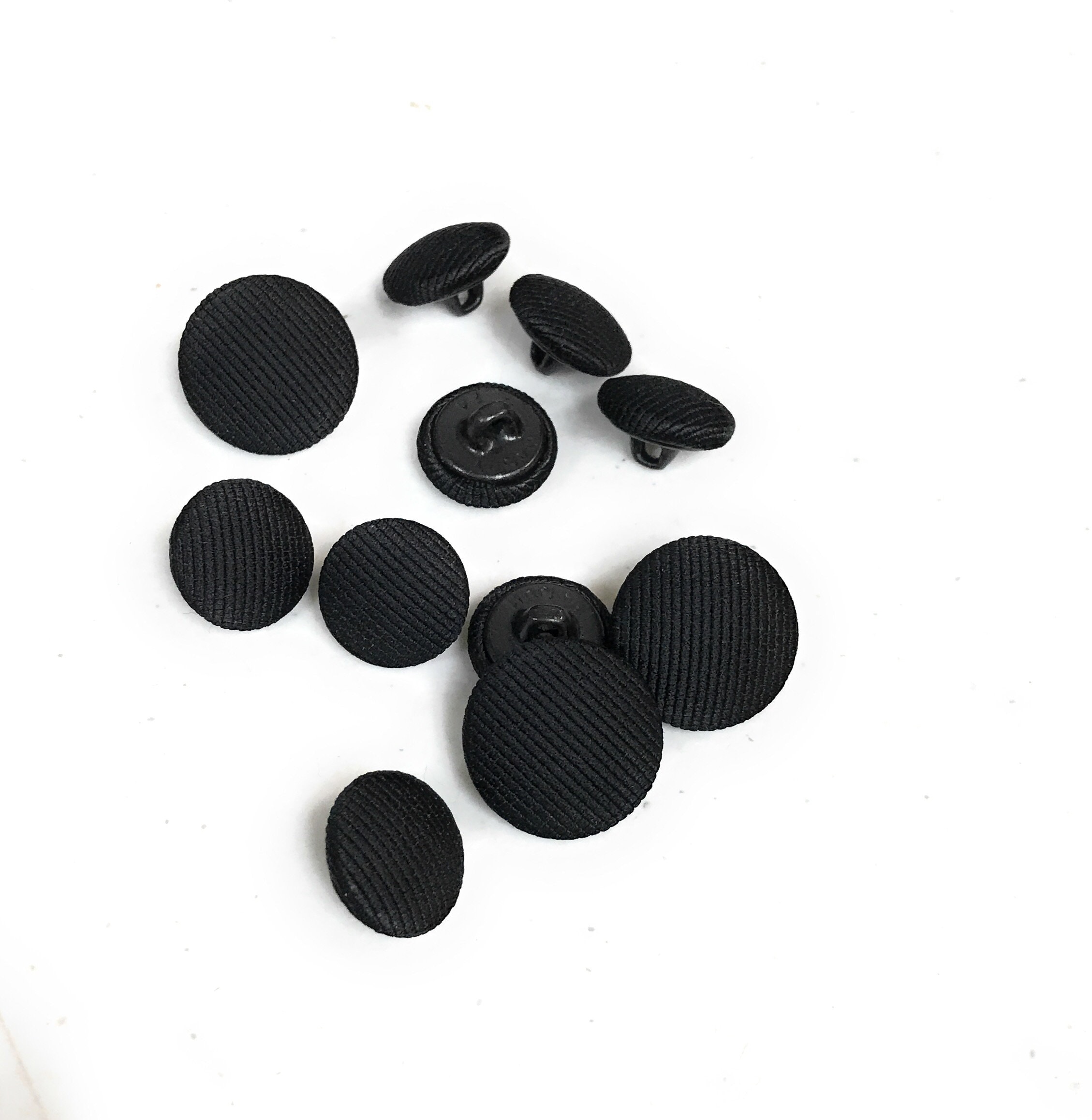  Nakpunar 3/8 Black Satin Buttons - 10 mm, L16 - Set of 10