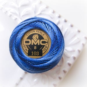 Hilo de algodón perlé DMC tamaño 8, jaspeado 103, azul real oscuro, azul claro, azul marino, náutico.