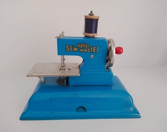 1940s KAY-an-EE Sew Master Toy Sewing Machine in Blue