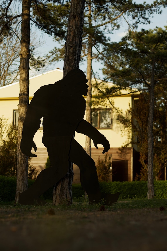 Giant 7 Ft All-Weather Bigfoot Yard Display Durable PVC Outdoor Garden Decoration, Sasquatch Yard Art, Unique Decors, Perfect Gift for Home