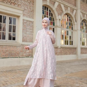 Vestido elegante de tencel bordado para Eid / Traje modesto de seda fluido para Eid al-Fitr / Vestido de lujo para Eid - Vestido Noora