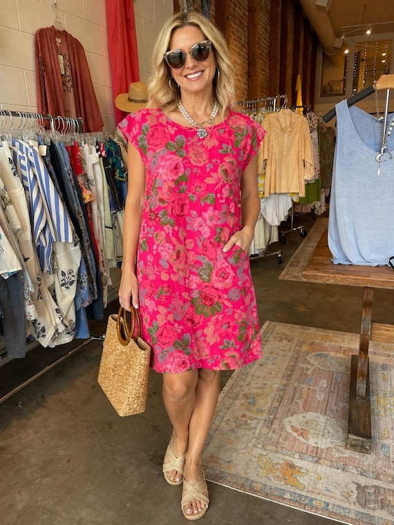Floral fuchsia linen shift dress with short sleeves