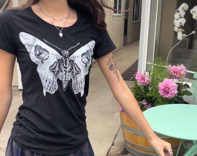 Butterfly skull charcoal Tee