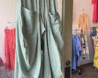 Pantaloni lagenlook in morbidissimo cotone/lino super leggero color verde salvia