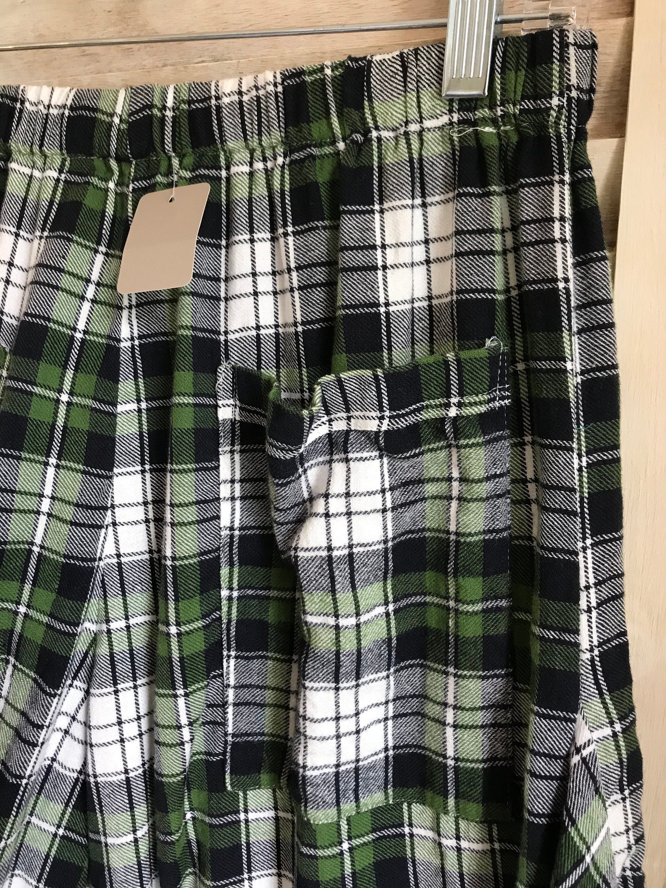 Green plaid flannel lagenlook pants in a size medium