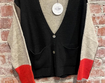 Colorblock cropped cardigan in black and tan and red