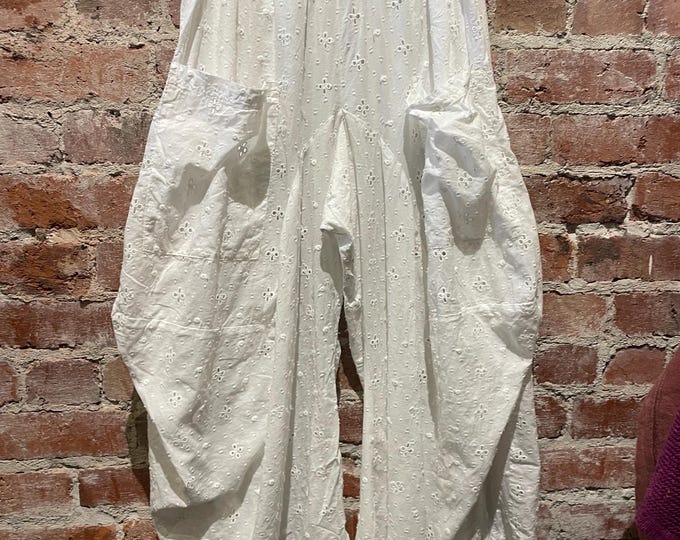 White eyelet size medium soft  cotton lagenlook pant