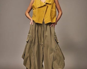 Super fun one size gold denim pant