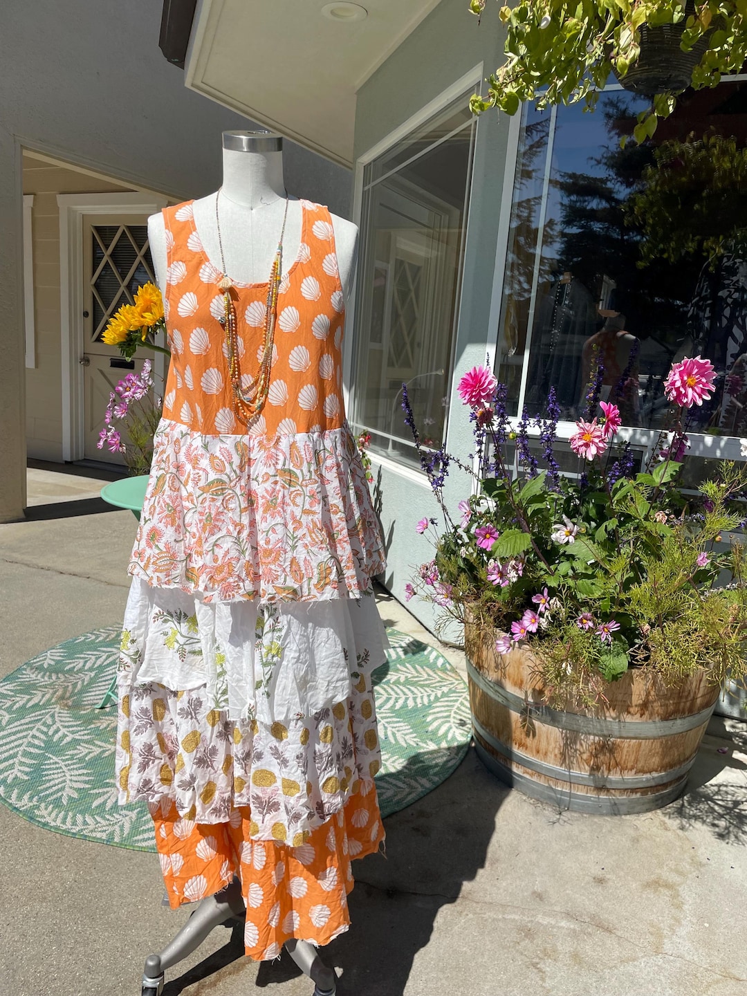 Abito fru frou a strati in cotone con stampa mista Italia