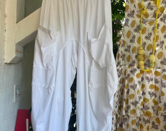 White knit bicycle pant in medium