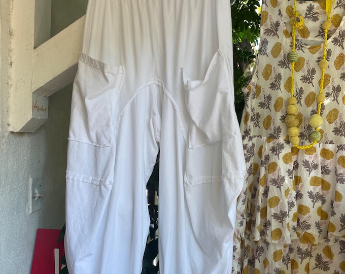 White knit bicycle pant in medium