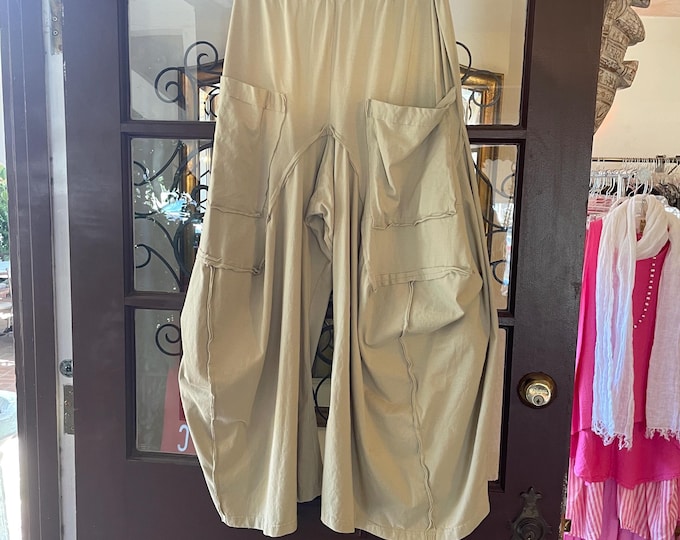 Stone knit funky pant in medium