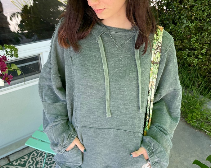 Organic cotton oversized sweatshirt with hood