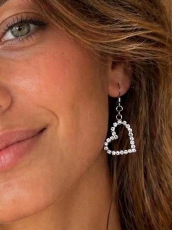 Crystal heart dangling earrings