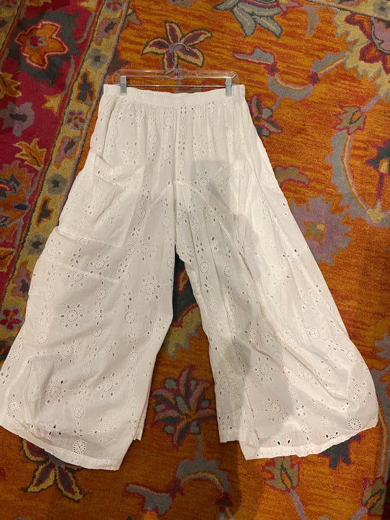 White eyelet size large soft  cotton lagenlook pant
