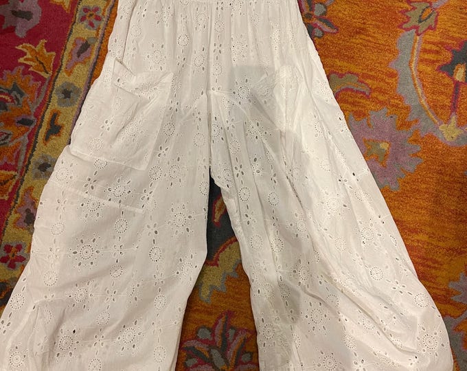 White eyelet size large soft  cotton lagenlook pant