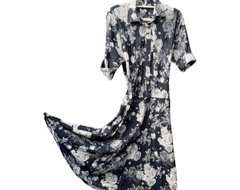 The Housedress! Black floral silk/cotton simple uncomplicated housedress with pockets