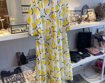 Lemon print cotton simple uncomplicated housedress with pockets