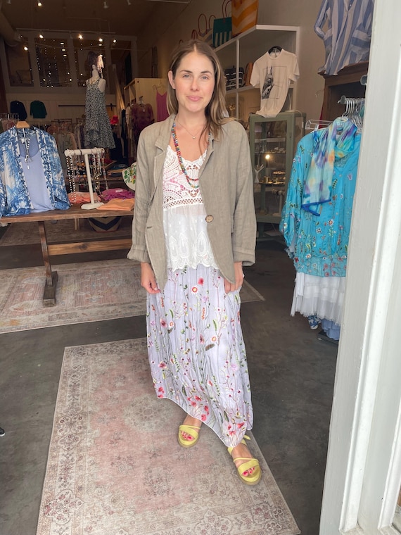 Silk embroidered  one size  skirt with elastic waist in white
