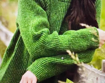 Hand knit  grass green classic crew neck pullover sweater