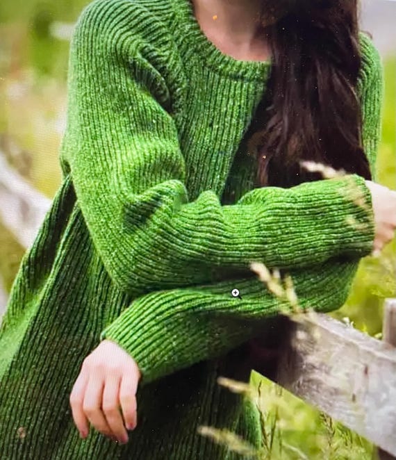 Hand knit  grass green classic crew neck pullover sweater